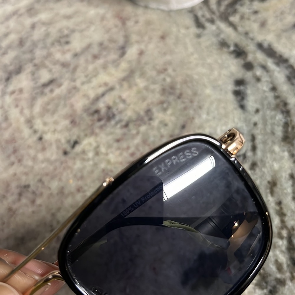 Express shades - Picture 2 of 3